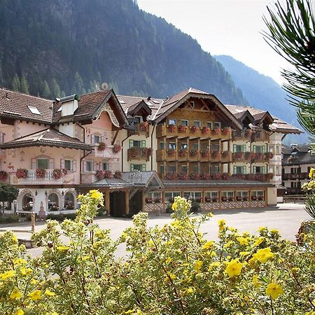 Hotel Soreghes Gran Chalet Кампітелло-ді-Фасса Екстер'єр фото