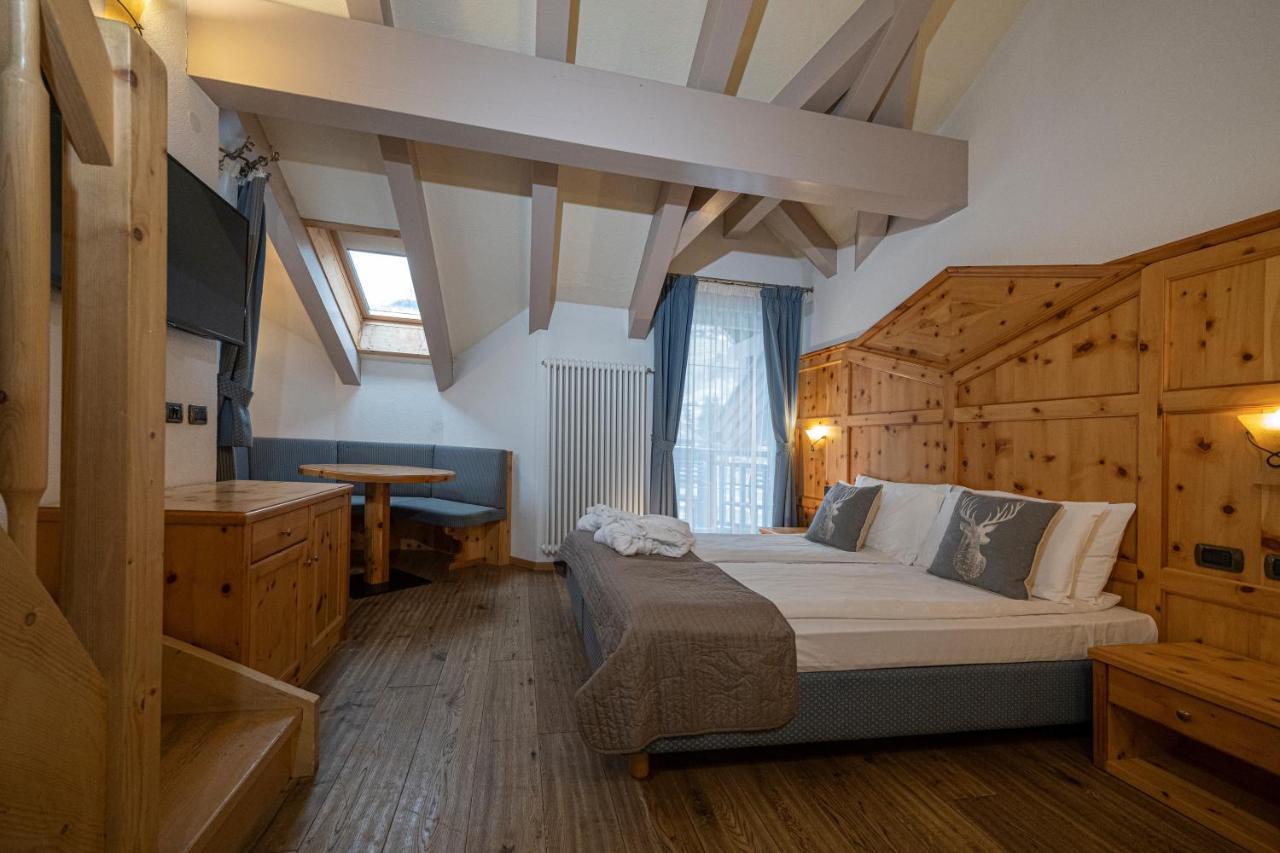 Hotel Soreghes Gran Chalet Кампітелло-ді-Фасса Екстер'єр фото