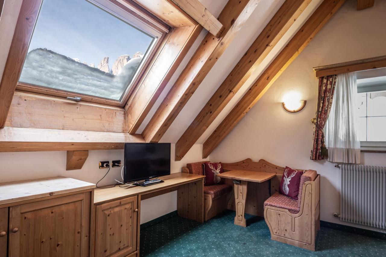 Hotel Soreghes Gran Chalet Кампітелло-ді-Фасса Екстер'єр фото