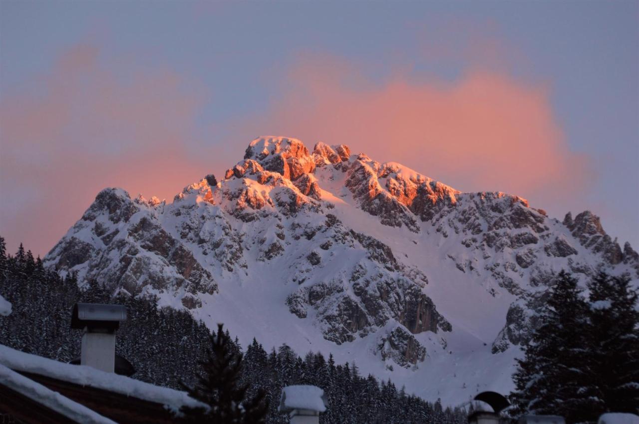 Hotel Soreghes Gran Chalet Кампітелло-ді-Фасса Екстер'єр фото