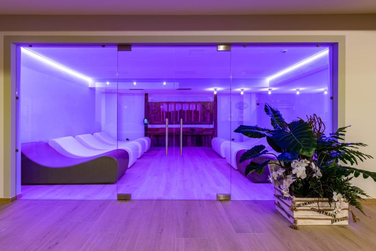 Hotel Soreghes Gran Chalet Кампітелло-ді-Фасса Екстер'єр фото