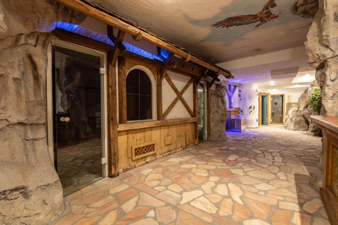 Hotel Soreghes Gran Chalet Кампітелло-ді-Фасса Екстер'єр фото