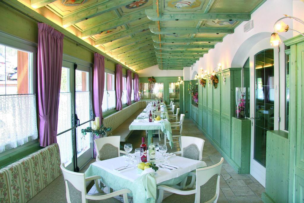 Hotel Soreghes Gran Chalet Кампітелло-ді-Фасса Екстер'єр фото
